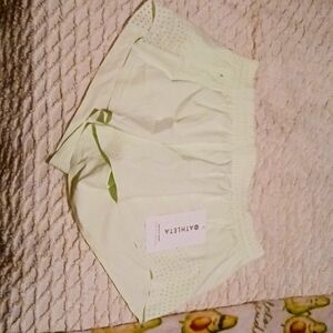 ATHLETA BRAND NEW SHORTS
